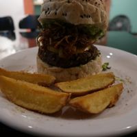 Frida burger at Las Chicas Vegan in Belo Horizonte