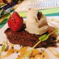 brownie con nieve raspado de vainilla at Clorofila in Playa Del Carmen
