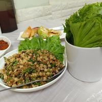 Make little wraps with the lettuce and that filling at Cheng Si Jie Thai Private Kitchen 鄭​師姐泰式素食私房菜 in Kowloon