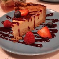 vanilla cheesecake at Veggiezz - Am Salzgriess in Vienna