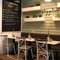 So pretty and cozy  at Veggiezz - Am Salzgriess in Vienna