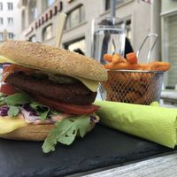 Cheezbuguer at Veggiezz - Am Salzgriess in Vienna