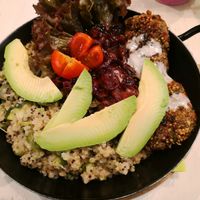 Steak bowl at Veggiezz - Am Salzgriess in Vienna