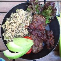 Steak bowl at Veggiezz - Am Salzgriess in Vienna