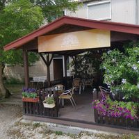 outdoor seating area at Cafe Blumenhaus in Nuertingen