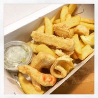 seafood basket at Bliss & Chips in Newtown