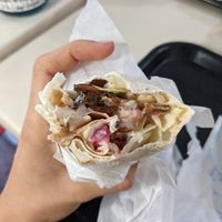 Pita mushwarma (champignons shitake marinés) at Nilufar in Montreal