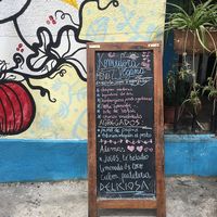 Sign outside at Kome Vegan in Valparaiso