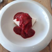 Gâteau au fauxmage ! Une autre merveille pour les papilles ! 💜 at L'ilot in Levis