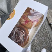 Tiramisu und Aprikose Himbeer at Brammibal's Donuts - Maybachufer in Berlin