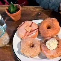Sélection de donuts at Brammibal's Donuts - Maybachufer in Berlin