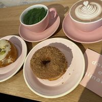 White Chocolate Pistacchio and Spekulatius Donut / Peppermint Tea and Hot Chocolate 😍 at Brammibal's Donuts - Maybachufer in Berlin