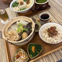 Portion is huge  at Lutan 21 滷談21蔬食藥膳養生館 in Malacca