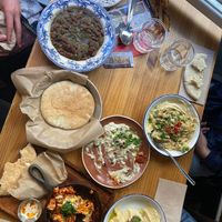 Hummus coliflor , Hummus con champiñones , Special Khoresht Sabzi , Shakshuka at La Hummuseria in Madrid