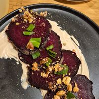 Remolacha con hummus at La Hummuseria in Madrid