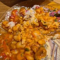 Alubias blancas at La Hummuseria in Madrid