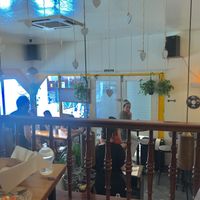 Local. @drnicosoto at La Hummuseria in Madrid