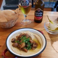 Muy deliciosa x at La Hummuseria in Madrid
