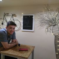 Einige Sitzplätze innen at Crispy Organic Market and Take Away - Via F Crispi in Rome