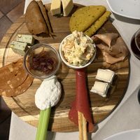 Antipasto con tagliere di formaggi e cipolla caramellata   at Mezzaluna in Turin