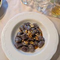 Purple gnocchi at Mezzaluna in Turin