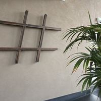 Logo on wall at Verthé in Diksmuide