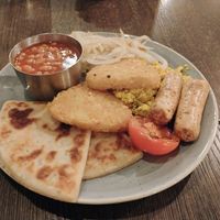 Vegan fry (no mushrooms, third extra hash brown as replacement not pictured) at Maggie Mays in Belfast
