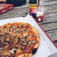 vegan pizza with mushrooms and vegan meat shreds at Galicia in Viernheim