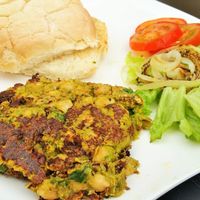 Chickpea & spinach burger at Cafe Bar Union in Tenerife