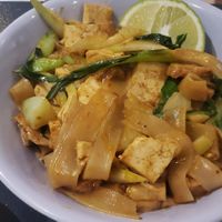 Pad see ew with "chicken" at Tien Hiang in Paris