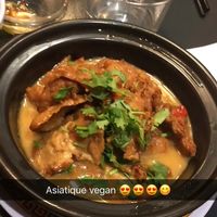 Marmite « poulet » caramélisé at Tien Hiang in Paris