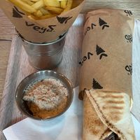 Vegab, hummus, papas at Vegab in Krakow