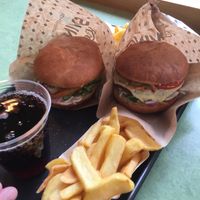 Chips, cherry cola at Swing Kitchen - Operngasse in Vienna