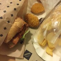 burger, fries, nuggets at Swing Kitchen - Operngasse in Vienna