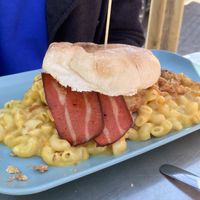 Hamburguesa pasta y queso veganos  at Ruta 42 in Lhospitalet De Llobregat