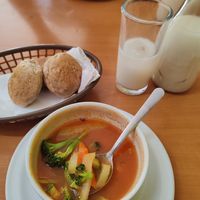 Entradas , bebida y postre . Osea vayan con mucha hambre . at Golden Yo Light in Queretaro