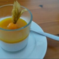 vegane kokos panna cotta at Kochsyndikat Cuisine in Cologne