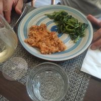 Spezzatino di soia in tartare di cavolfiore e erbette saltate at Vibrazioni Vegetali in Abbiategrasso