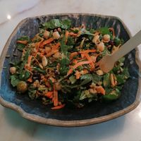 Han visto esa escena de Eat, Pray, Love de Julia diciendo "estoy teniendo una relación con esta pizza" bueno, me pasó lo mismo con esta ensalada at OJs in Amman