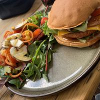 Barbie-Kuh burger at Froindlichst - Winterhude in Hamburg