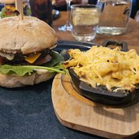 Trüffelburger mit Mac'n'Cheese at Froindlichst - Winterhude in Hamburg