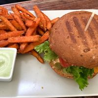 Yummie ! Burger with sweet-potato-chips & Vajonaise !  at Froindlichst - Winterhude in Hamburg