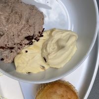 Super feines veganes Dessert-Angebot im Lima Limon. Insbesondere die Passionsfrucht Mousse war bombastisch!  at Lima Limon in Bremgarten