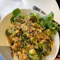 Salade quinoa  at Against the Grain in Lyon