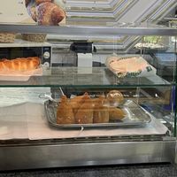 le arancine dietro sono quelle vegane! #Veganuary at Panificio Astone in Siracusa