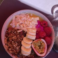 Smoothie Bowl, pitaya-pineapple-banana as base and the yogi topping :p at Mahalo - Hornsgatan in Stockholm