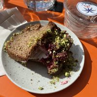 Banana bread with pistachio and lemon cream cheese at Mahalo - Hornsgatan in Stockholm