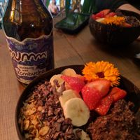 Tiki loco bowl and blueberry mint kombucha at Mahalo - Hornsgatan in Stockholm