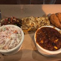 Ribs, tofu, coleslaw, Chili & émincés at Smoke and Barrel in Washington