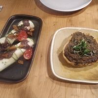 Quiche y rollitos hummus at Kombu in Sant Cugat Del Valles